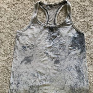 Lululemon workout top